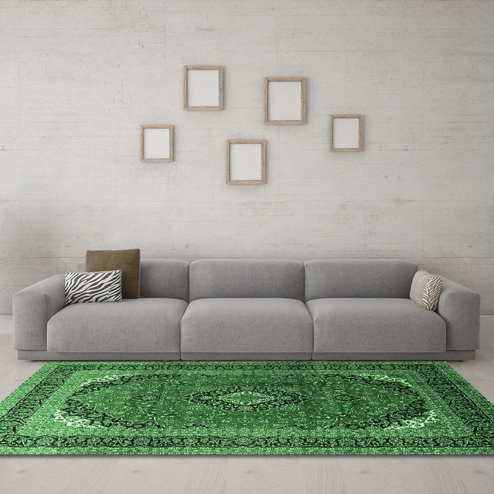 Machine Washable Medallion Emerald Green Traditional Area Rugs in a Living Room,, wshtr242emgrn