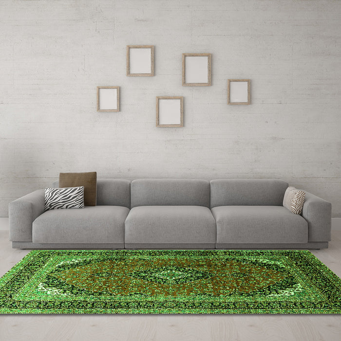 Machine Washable Medallion Green Traditional Area Rugs in a Living Room,, wshtr242grn