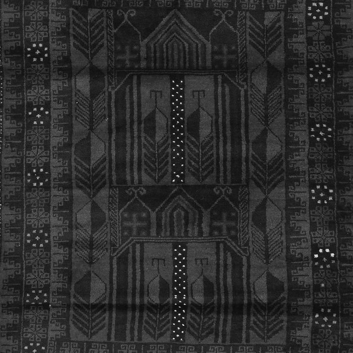Serging Thickness of Machine Washable Persian Gray Traditional Rug, wshtr2430gry