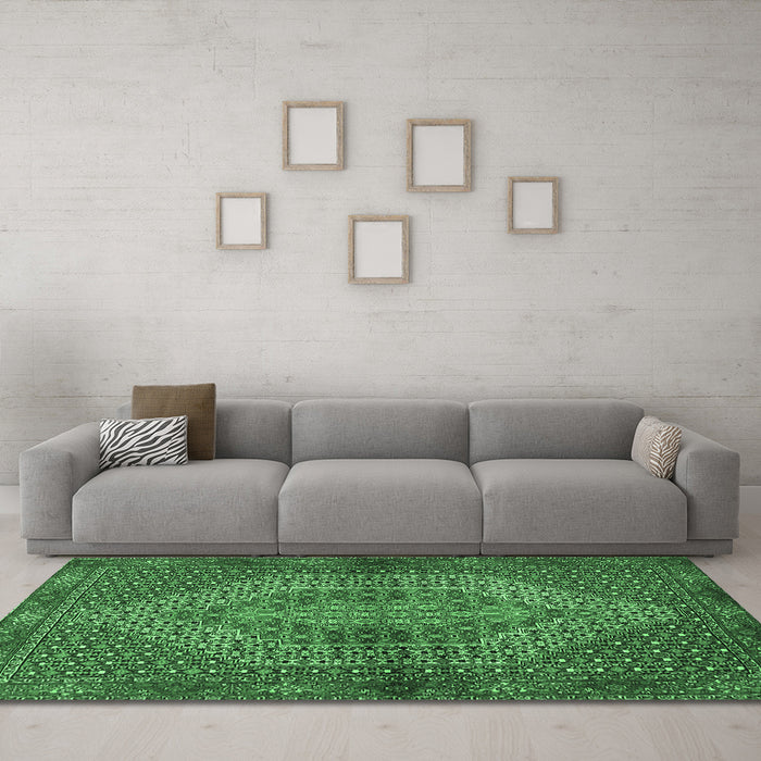 Machine Washable Persian Emerald Green Traditional Area Rugs in a Living Room,, wshtr2431emgrn
