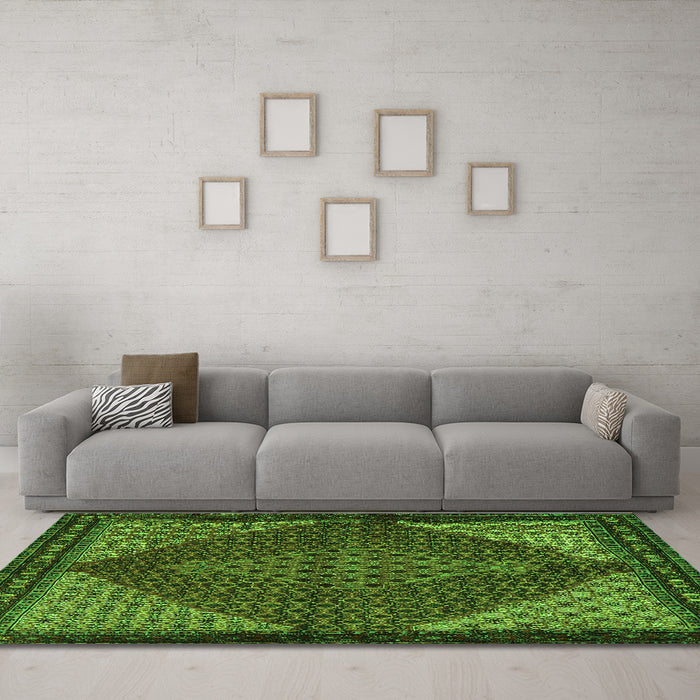 Machine Washable Persian Green Traditional Area Rugs in a Living Room,, wshtr2432grn