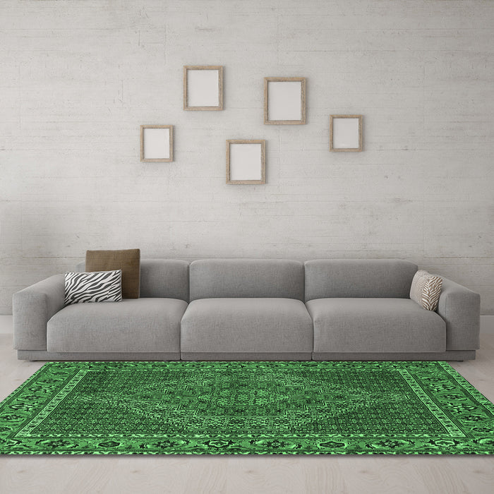 Machine Washable Persian Emerald Green Traditional Area Rugs in a Living Room,, wshtr2433emgrn