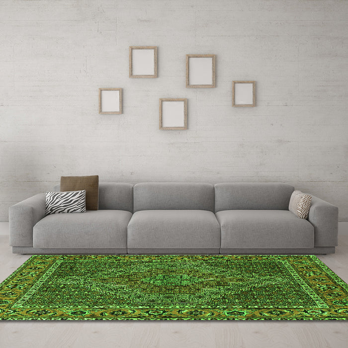 Machine Washable Persian Green Traditional Area Rugs in a Living Room,, wshtr2433grn