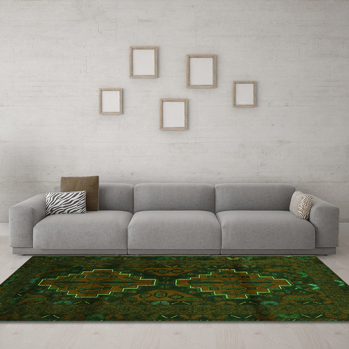 Machine Washable Persian Green Traditional Area Rugs in a Living Room,, wshtr2437grn