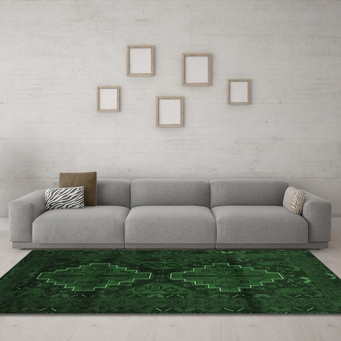 Machine Washable Persian Emerald Green Traditional Area Rugs in a Living Room,, wshtr2437emgrn