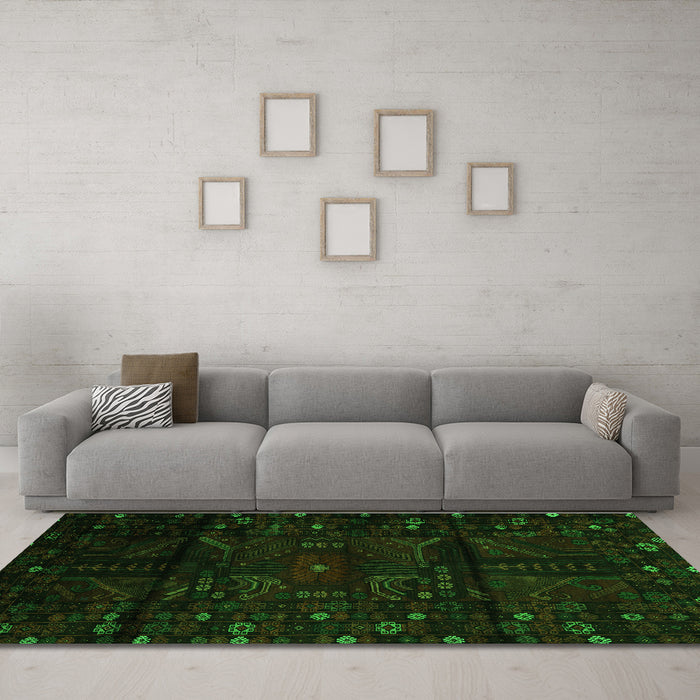 Machine Washable Persian Green Traditional Area Rugs in a Living Room,, wshtr2440grn