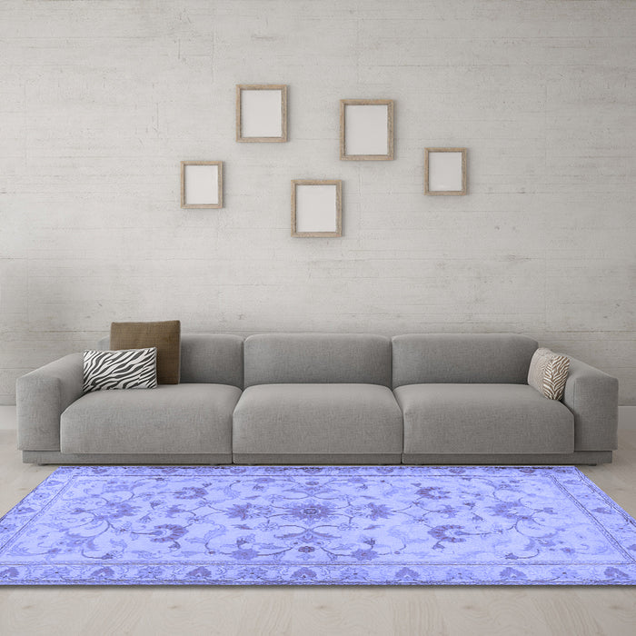 Machine Washable Persian Blue Traditional Rug in a Living Room, wshtr2442blu