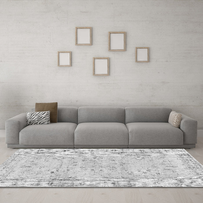 Machine Washable Persian Gray Traditional Rug in a Living Room,, wshtr2443gry