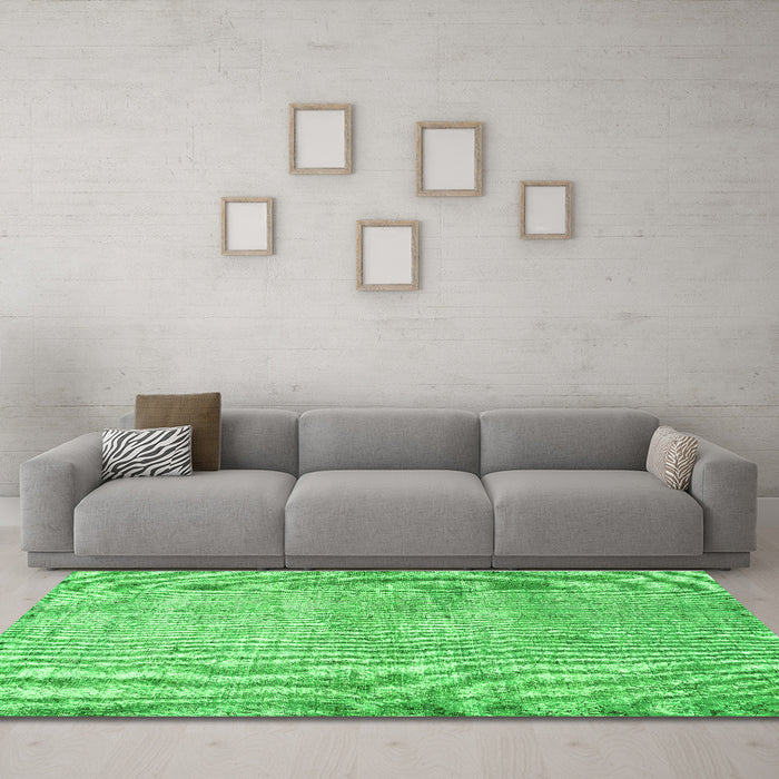 Machine Washable Persian Green Traditional Area Rugs in a Living Room,, wshtr2446grn