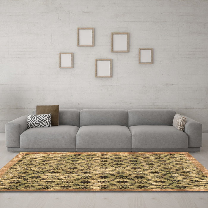 Machine Washable Persian Brown Traditional Rug in a Living Room,, wshtr2447brn