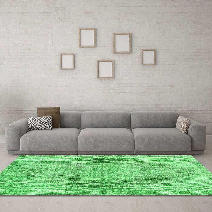 Machine Washable Persian Green Traditional Area Rugs in a Living Room,, wshtr2449grn