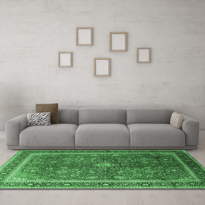 Machine Washable Medallion Emerald Green Traditional Area Rugs in a Living Room,, wshtr244emgrn