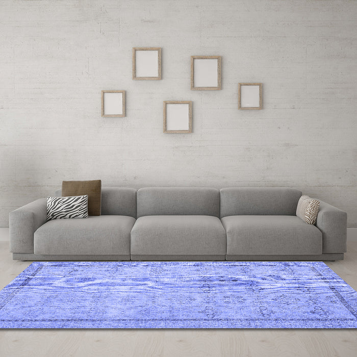 Machine Washable Persian Blue Traditional Rug in a Living Room, wshtr2455blu