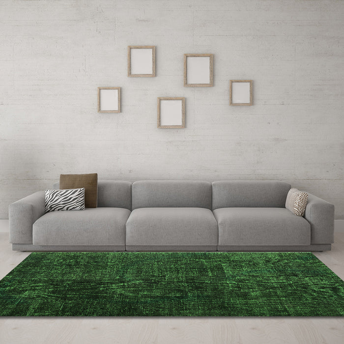 Machine Washable Persian Green Traditional Area Rugs in a Living Room,, wshtr2456grn