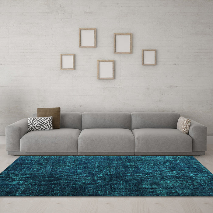 Machine Washable Persian Turquoise Traditional Area Rugs in a Living Room,, wshtr2456turq