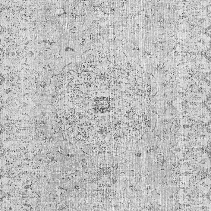 Serging Thickness of Machine Washable Persian Gray Traditional Rug, wshtr2457gry
