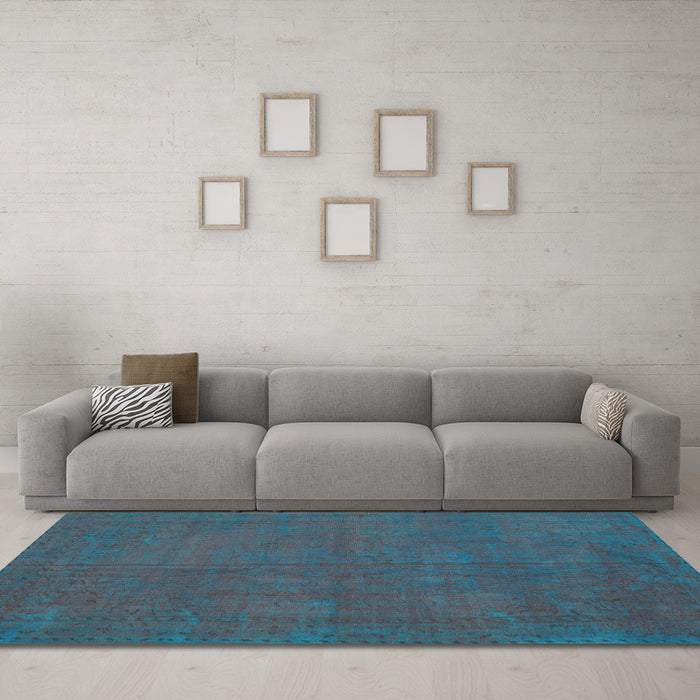 Machine Washable Persian Light Blue Traditional Rug in a Living Room, wshtr2458lblu