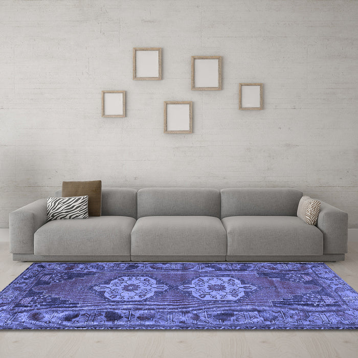 Machine Washable Persian Blue Traditional Rug in a Living Room, wshtr2459blu