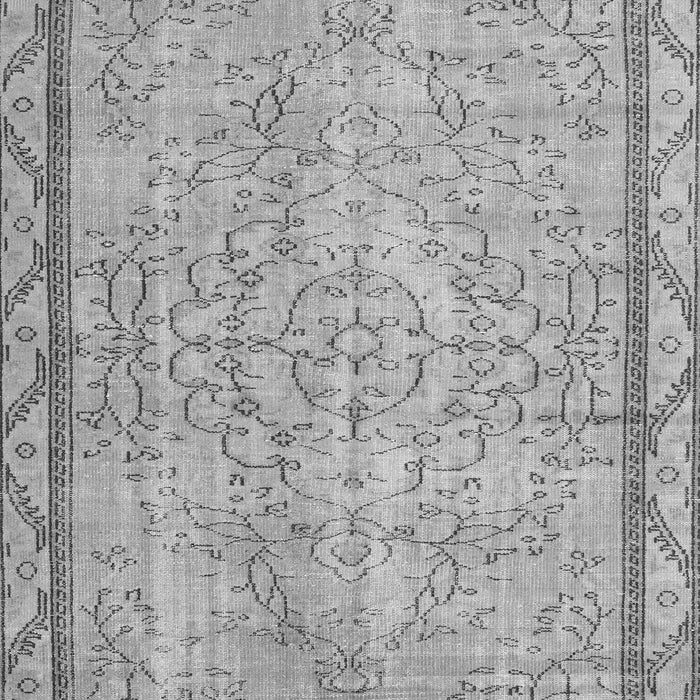 Serging Thickness of Machine Washable Persian Gray Traditional Rug, wshtr2460gry