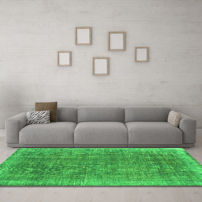 Machine Washable Persian Green Traditional Area Rugs in a Living Room,, wshtr2464grn