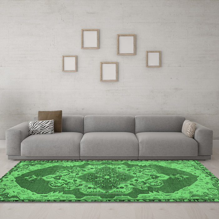 Machine Washable Persian Emerald Green Traditional Area Rugs in a Living Room,, wshtr2465emgrn