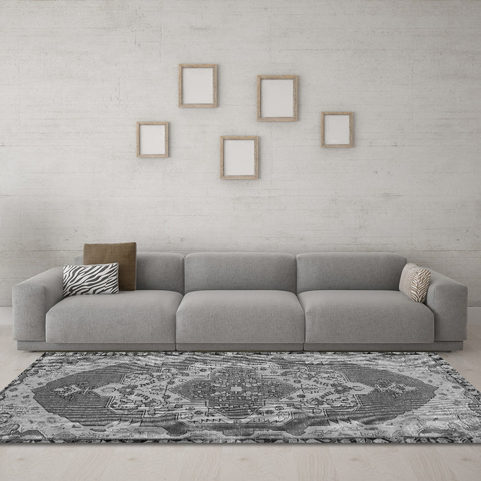 Machine Washable Persian Gray Traditional Rug in a Living Room,, wshtr2465gry