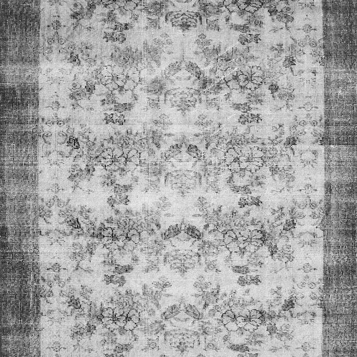 Serging Thickness of Machine Washable Persian Gray Traditional Rug, wshtr2466gry
