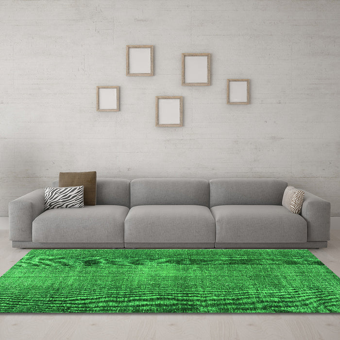 Machine Washable Persian Green Traditional Area Rugs in a Living Room,, wshtr2467grn