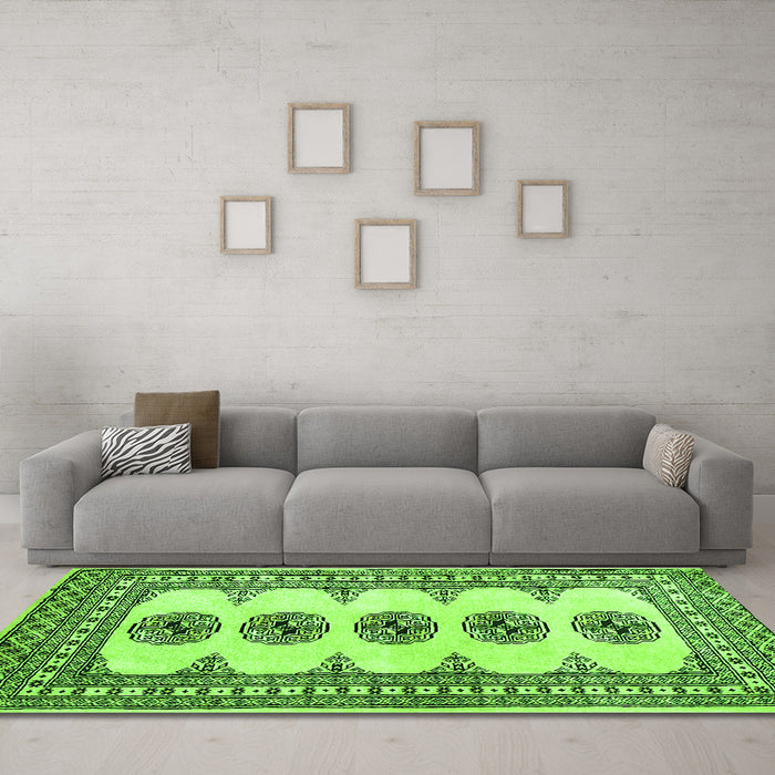 Machine Washable Persian Green Traditional Area Rugs in a Living Room,, wshtr246grn