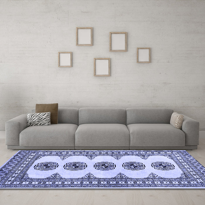 Machine Washable Persian Blue Traditional Rug in a Living Room, wshtr246blu