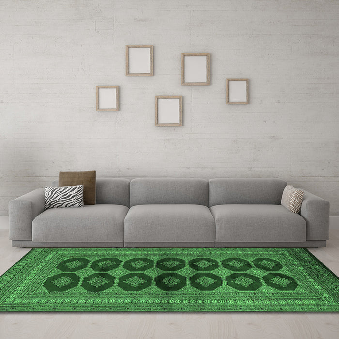 Machine Washable Persian Emerald Green Traditional Area Rugs in a Living Room,, wshtr2473emgrn