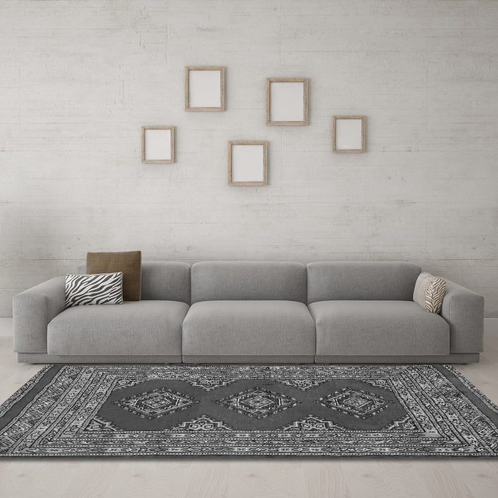 Machine Washable Persian Gray Traditional Rug in a Living Room,, wshtr2475gry