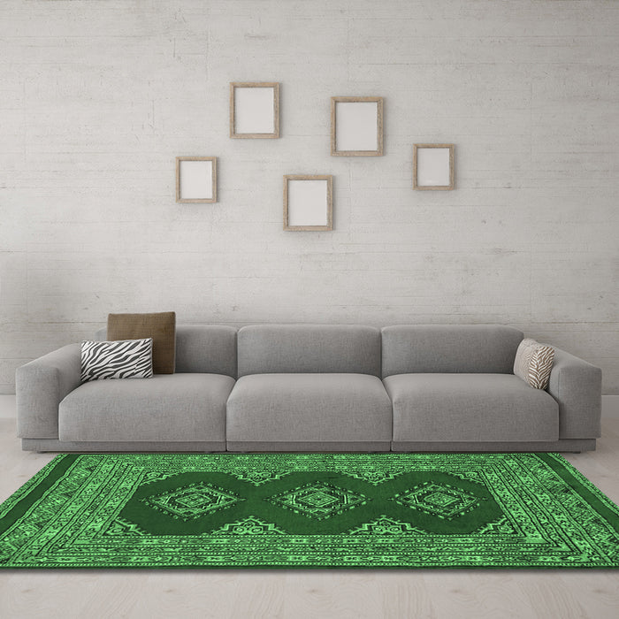 Machine Washable Persian Emerald Green Traditional Area Rugs in a Living Room,, wshtr2475emgrn