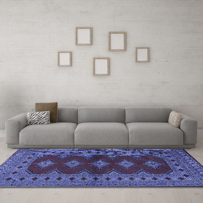 Machine Washable Persian Blue Traditional Rug in a Living Room, wshtr2476blu