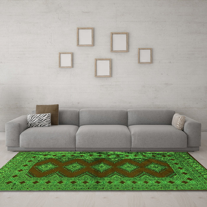 Machine Washable Persian Green Traditional Area Rugs in a Living Room,, wshtr2476grn