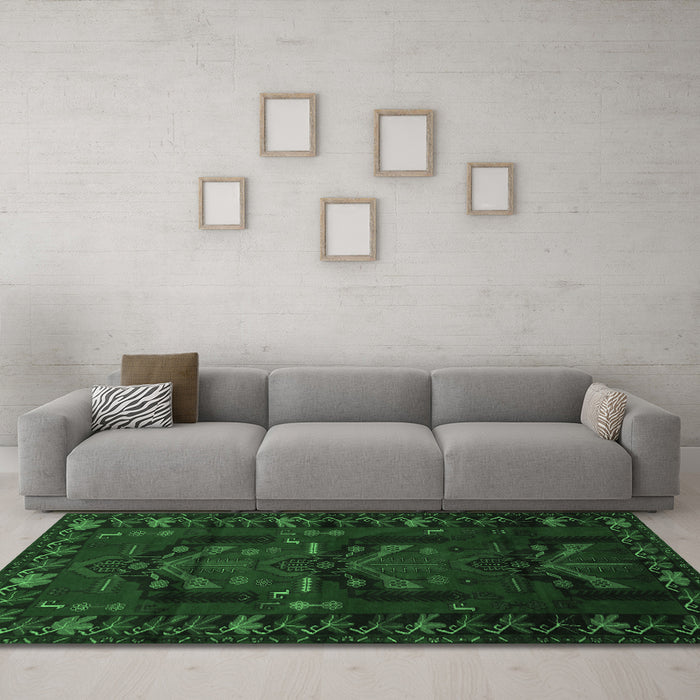 Machine Washable Animal Emerald Green Traditional Area Rugs in a Living Room,, wshtr2479emgrn