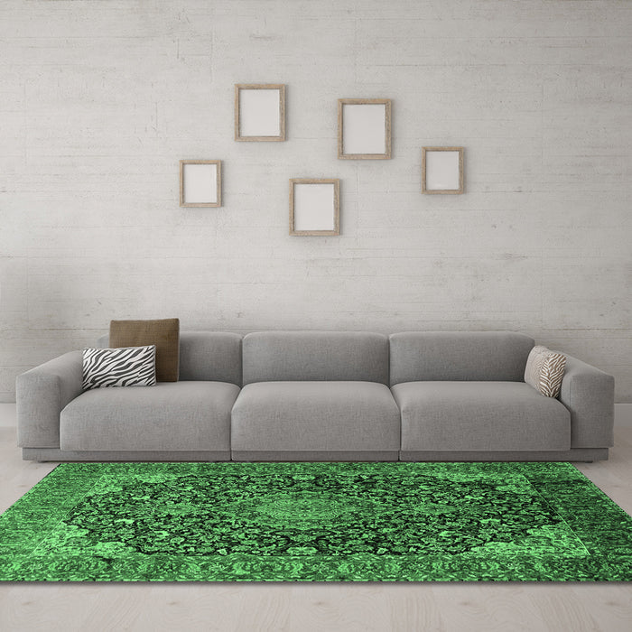 Machine Washable Medallion Emerald Green Traditional Area Rugs in a Living Room,, wshtr247emgrn