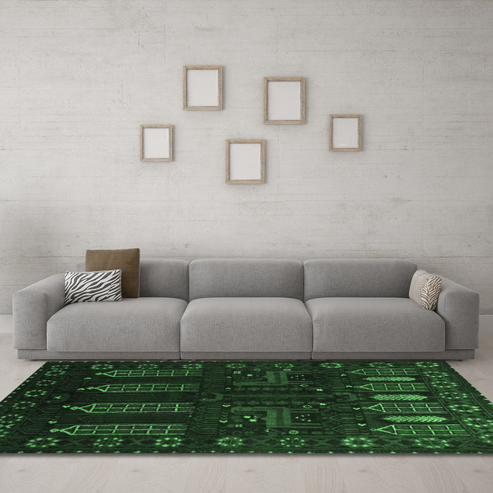 Machine Washable Persian Emerald Green Traditional Area Rugs in a Living Room,, wshtr2480emgrn