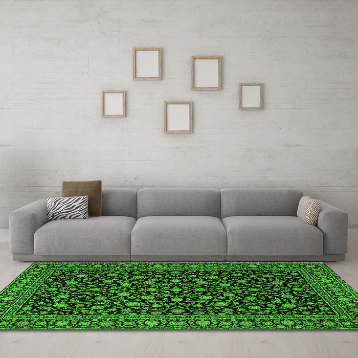 Machine Washable Persian Green Traditional Area Rugs in a Living Room,, wshtr2482grn