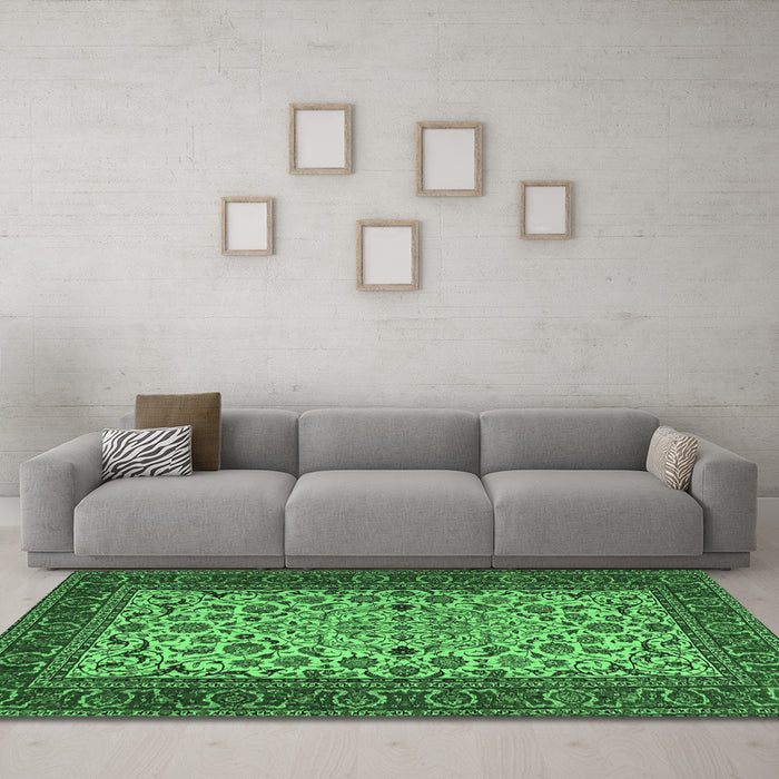 Machine Washable Persian Emerald Green Traditional Area Rugs in a Living Room,, wshtr2483emgrn
