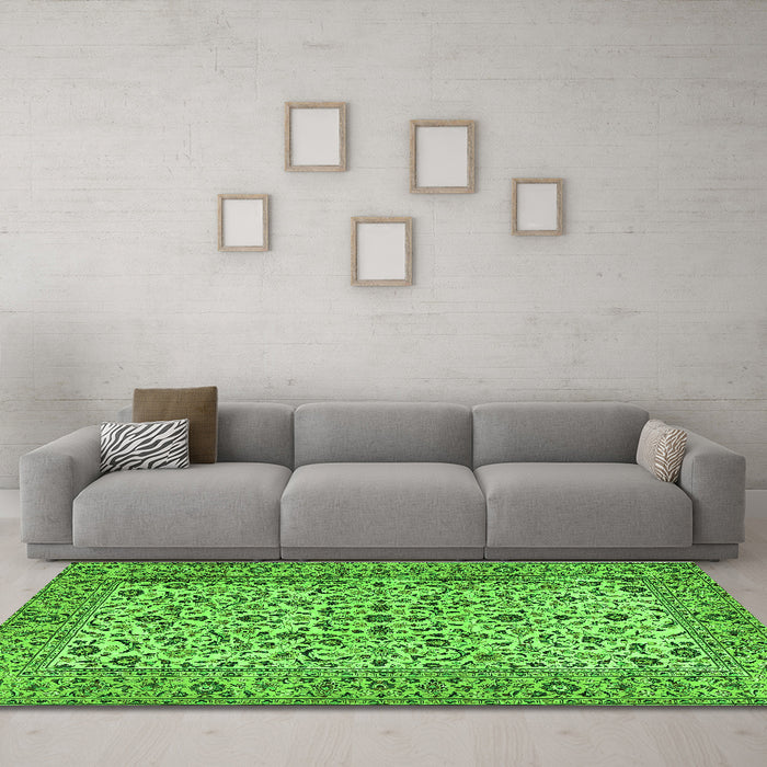 Machine Washable Persian Green Traditional Area Rugs in a Living Room,, wshtr2489grn