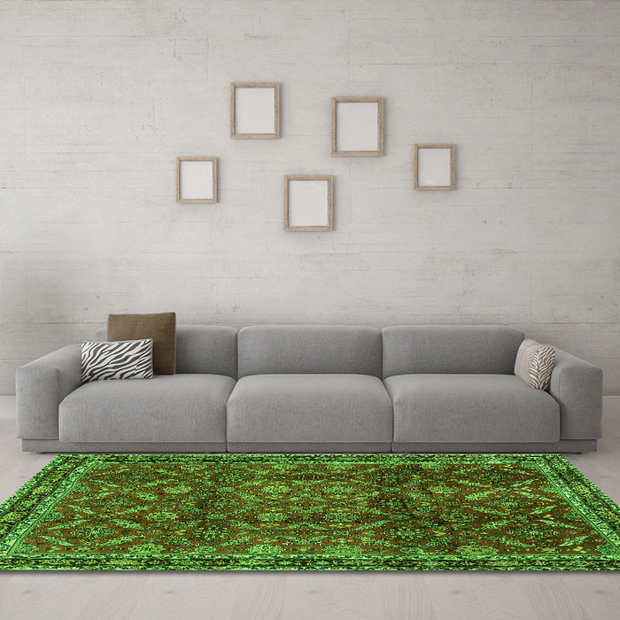 Machine Washable Persian Green Traditional Area Rugs in a Living Room,, wshtr2492grn