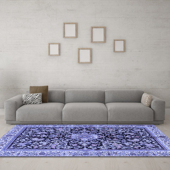 Machine Washable Animal Blue Traditional Rug in a Living Room, wshtr2495blu