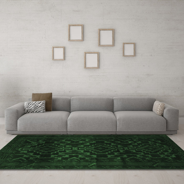 Machine Washable Persian Emerald Green Traditional Area Rugs in a Living Room,, wshtr2497emgrn