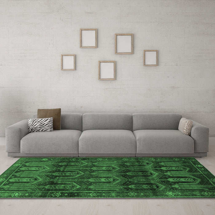 Machine Washable Persian Emerald Green Traditional Area Rugs in a Living Room,, wshtr2498emgrn