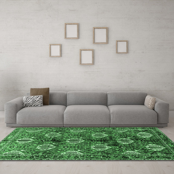 Machine Washable Persian Emerald Green Traditional Area Rugs in a Living Room,, wshtr249emgrn