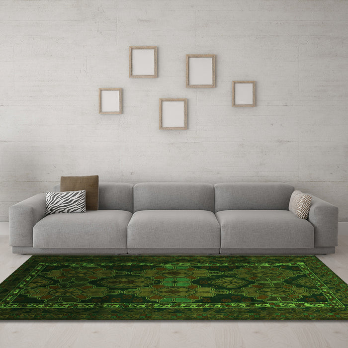 Machine Washable Persian Green Traditional Area Rugs in a Living Room,, wshtr2501grn