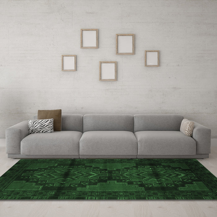 Machine Washable Persian Emerald Green Traditional Area Rugs in a Living Room,, wshtr2505emgrn