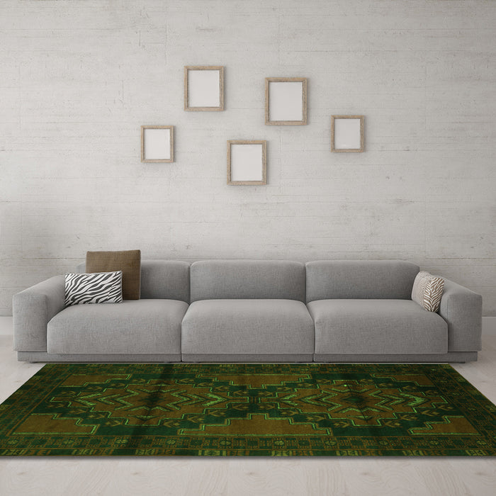 Machine Washable Persian Green Traditional Area Rugs in a Living Room,, wshtr2505grn