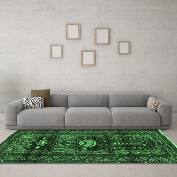 Machine Washable Persian Emerald Green Traditional Area Rugs in a Living Room,, wshtr2507emgrn